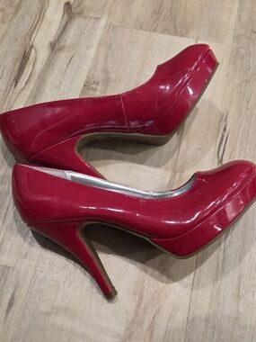 Unlisted Glossy Red Patent High Heel Pumps